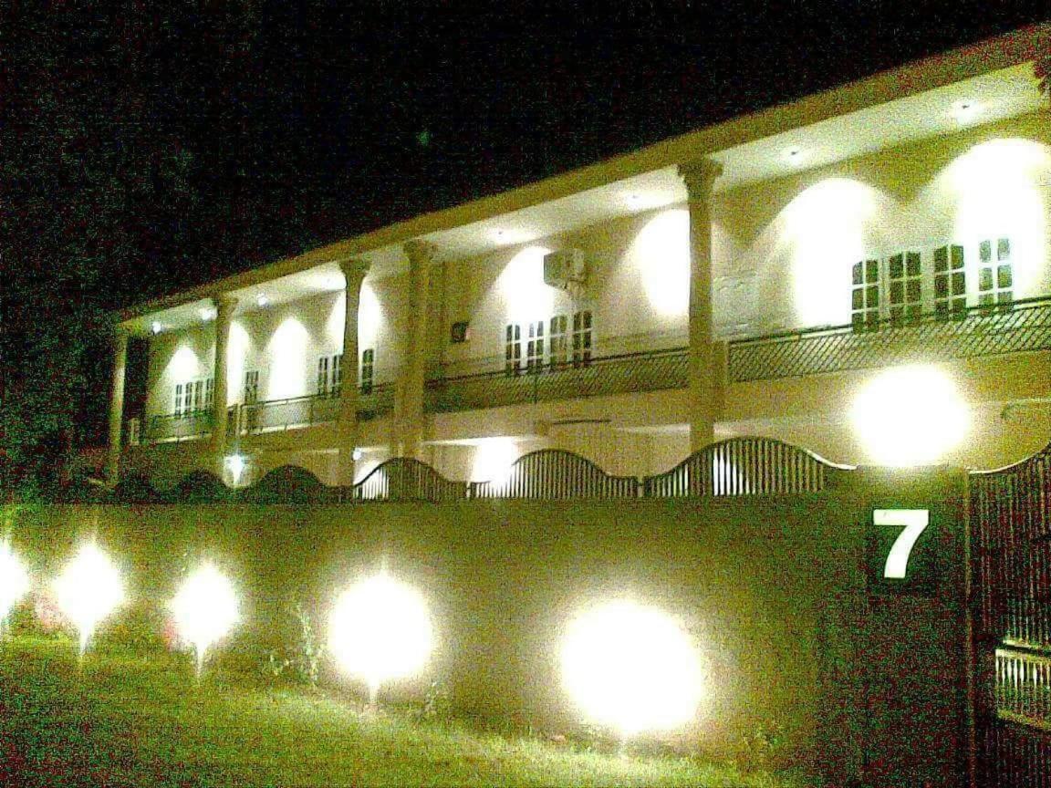 British Lodge "Luxury Living" Islamabad Exterior foto