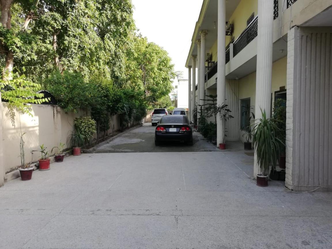 British Lodge "Luxury Living" Islamabad Exterior foto
